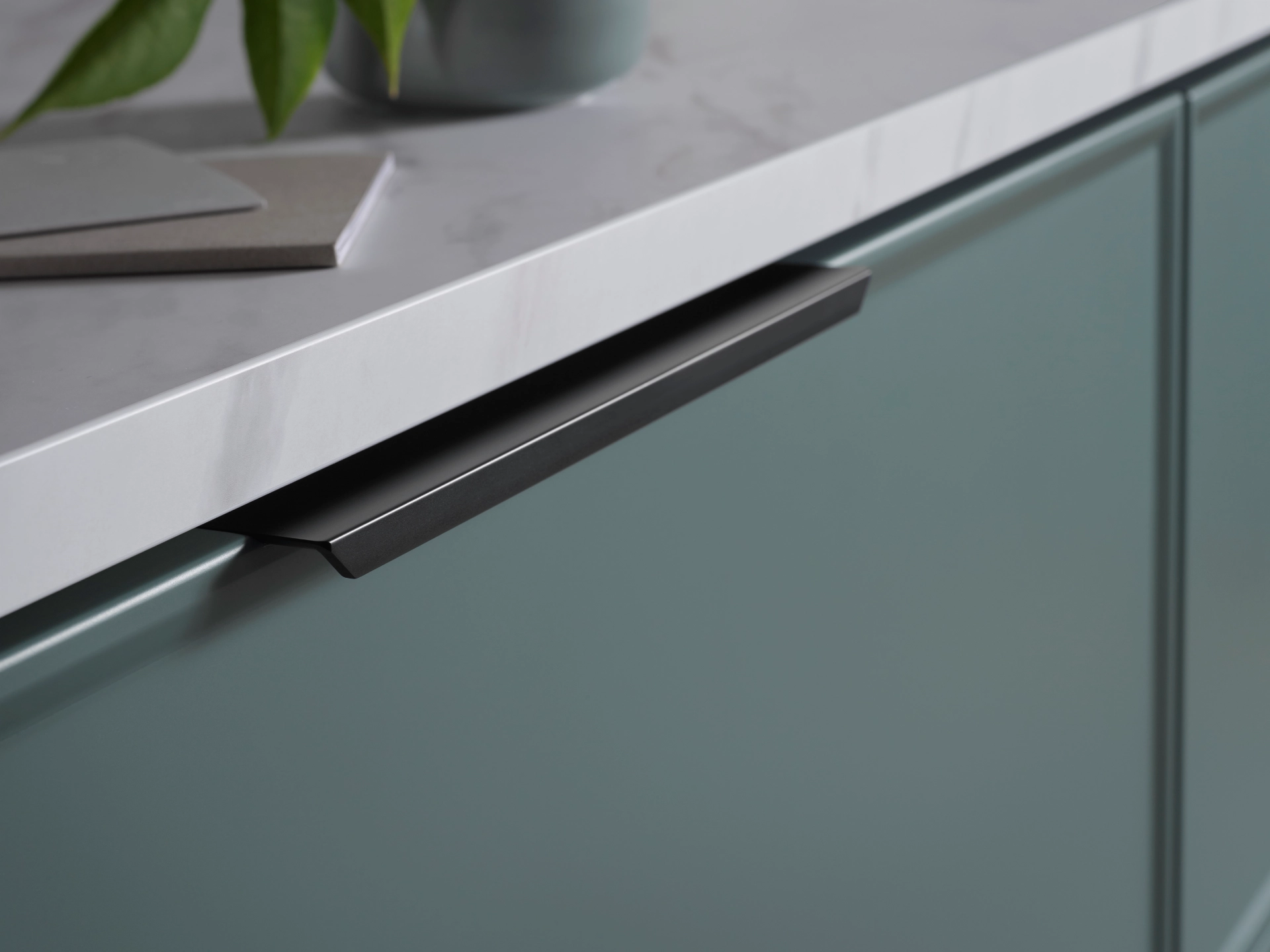 AV5075_NCS_Griffleiste_online_D