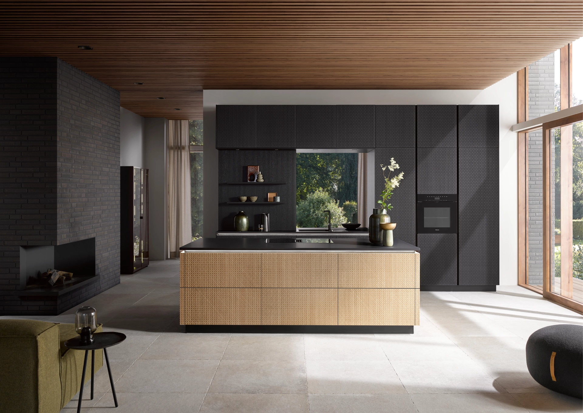 AV6085-GL_Eiche-schwarz_Eiche-elegant_online_M